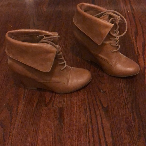 Shoes - Picture 2 of 4